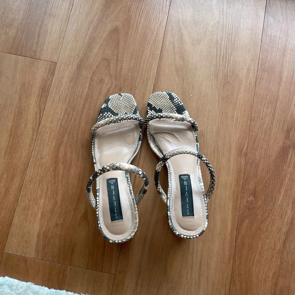 Snake Print Heels - Picture 4 of 4